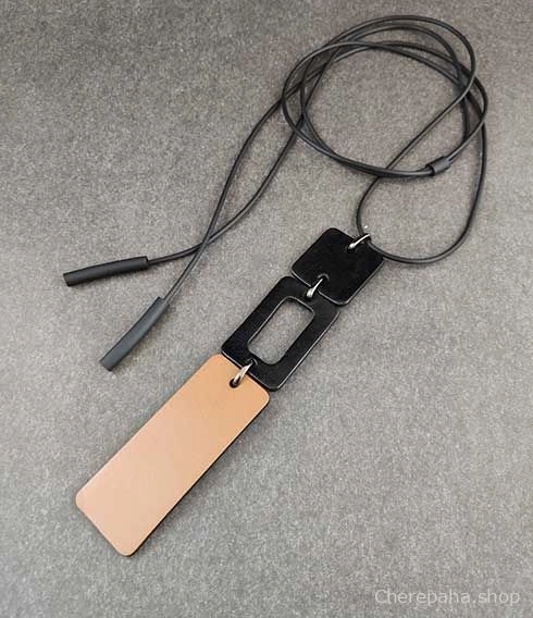 Кулон кожаный СТИК карамель арт 1864 Кулон кожаный СТИК карамель арт 1864