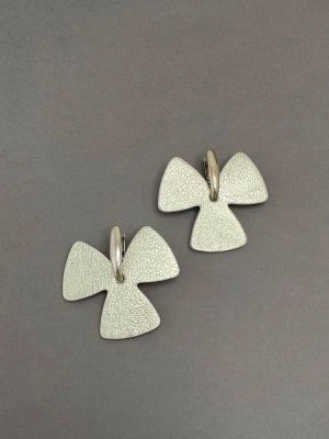 Серьги из кожи ТРИЛИСТНИК L лимонное золото белый арт 41307