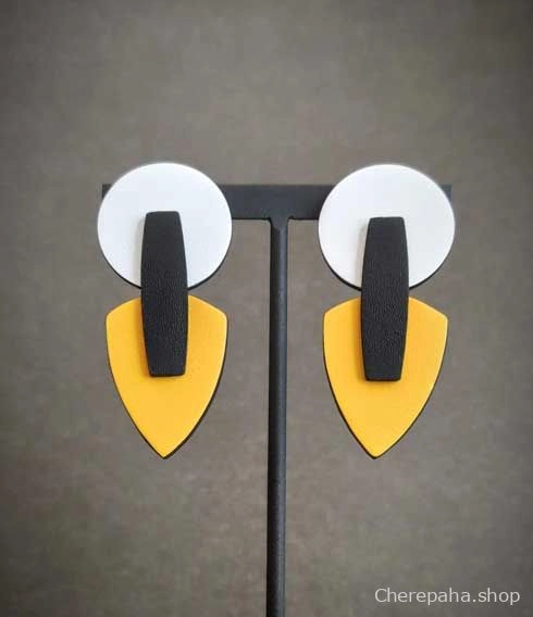 Серьги из кожи СТРЕЛКА белый_жёлтый арт 27402 Серьги из кожи СТРЕЛКА белый_жёлтый арт 27402