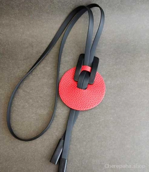 Кулон из кожи КРУГ красный арт 1483 Кулон из кожи КРУГ красный арт 1483