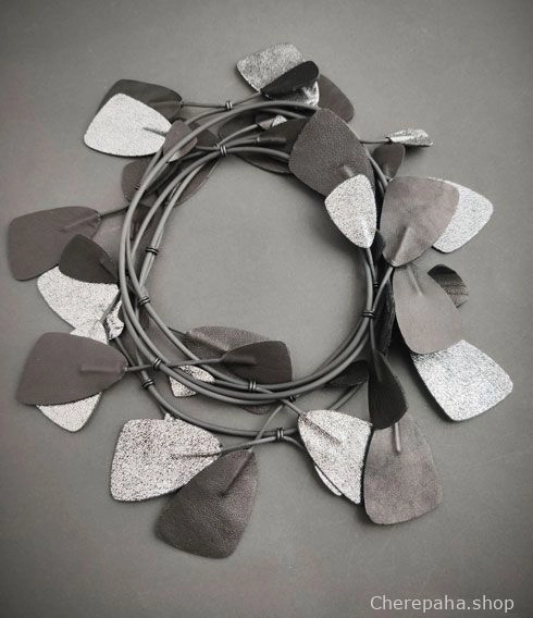 Колье из кожи ЛИАНА чёрный_серебро арт 2434