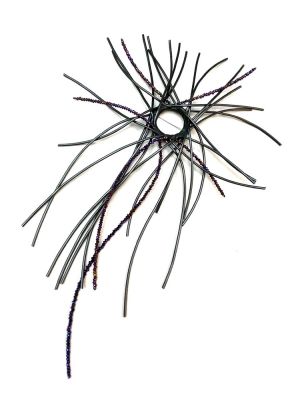 Брошь АКТИНИЯ чёрный фиолетовый арт 61604 в магазине дизайнерских украшений Cherepaha.shop