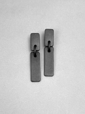 Серьги из кожи СТИК M чёрный арт 46801 в магазине дизайнерских украшений Cherepaha.shop