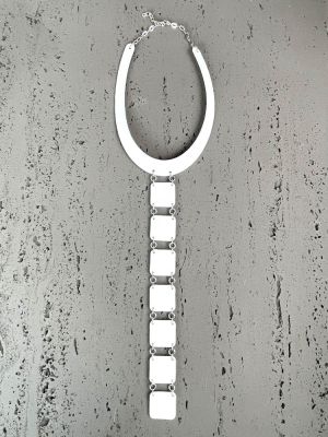 Колье кожаное белый арт 52202 в магазине дизайнерских украшений Cherepaha.shop