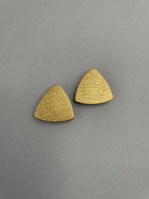 Серьги из кожи ТРЕУГОЛЬНИК пусеты бронза арт 41505 в магазине дизайнерских украшений Cherepaha.shop