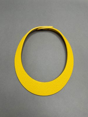 Гривна из кожи жёлтый арт 35706 в магазине дизайнерских украшений Cherepaha.shop