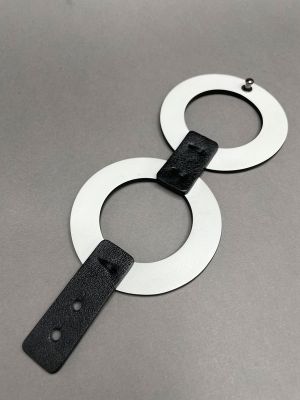 Браслет из кожи КОЛЬЦА белый арт 1454 в магазине дизайнерских украшений Cherepaha.shop