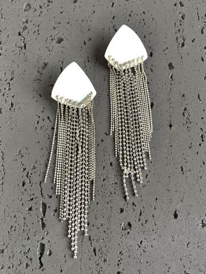 Серьги из кожи белый серебро арт 32312 в магазине дизайнерских украшений Cherepaha.shop