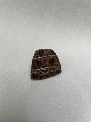 Кольцо кожаное АСИММЕТРИЯ S шоколадный крокодил арт 18015 в магазине дизайнерских украшений Cherepaha.shop