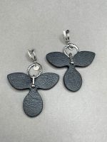 Серьги из кожи чёрный арт 40301 в магазине дизайнерских украшений Cherepaha.shop
