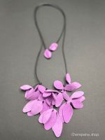 Бусы из замши МАГНОЛИЯ фуксия арт 35003 в магазине дизайнерских украшений Cherepaha.shop