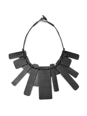 Колье из кожи чёрный арт 52001 в магазине дизайнерских украшений Cherepaha.shop