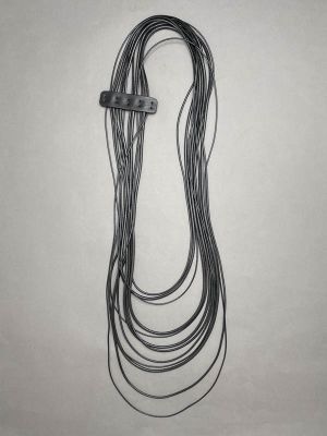 Колье из кожи чёрный арт 1291 в магазине дизайнерских украшений Cherepaha.shop