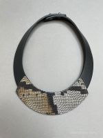 Гривна из кожи ЛЭЙ бежевая змея чёрный арт 37801 в магазине дизайнерских украшений Cherepaha.shop
