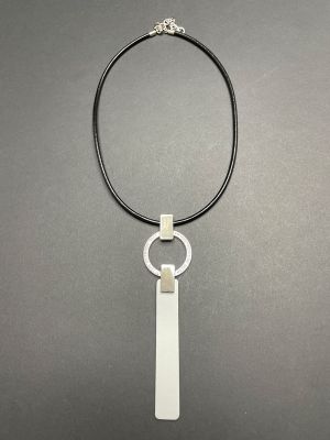 Чокер кожаный МЕЧТА белый чёрный арт 32503 в магазине дизайнерских украшений Cherepaha.shop