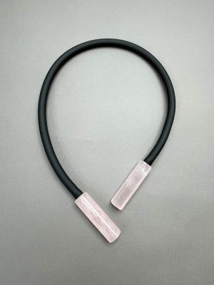 Чокер ПОЦЕЛУЙ розовый кварц арт 0565 в магазине дизайнерских украшений Cherepaha.shop